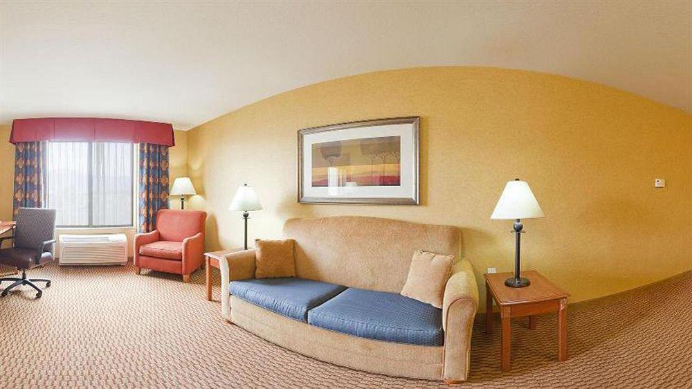 Holiday Inn Express Ontario By Ihg Creekside Екстериор снимка