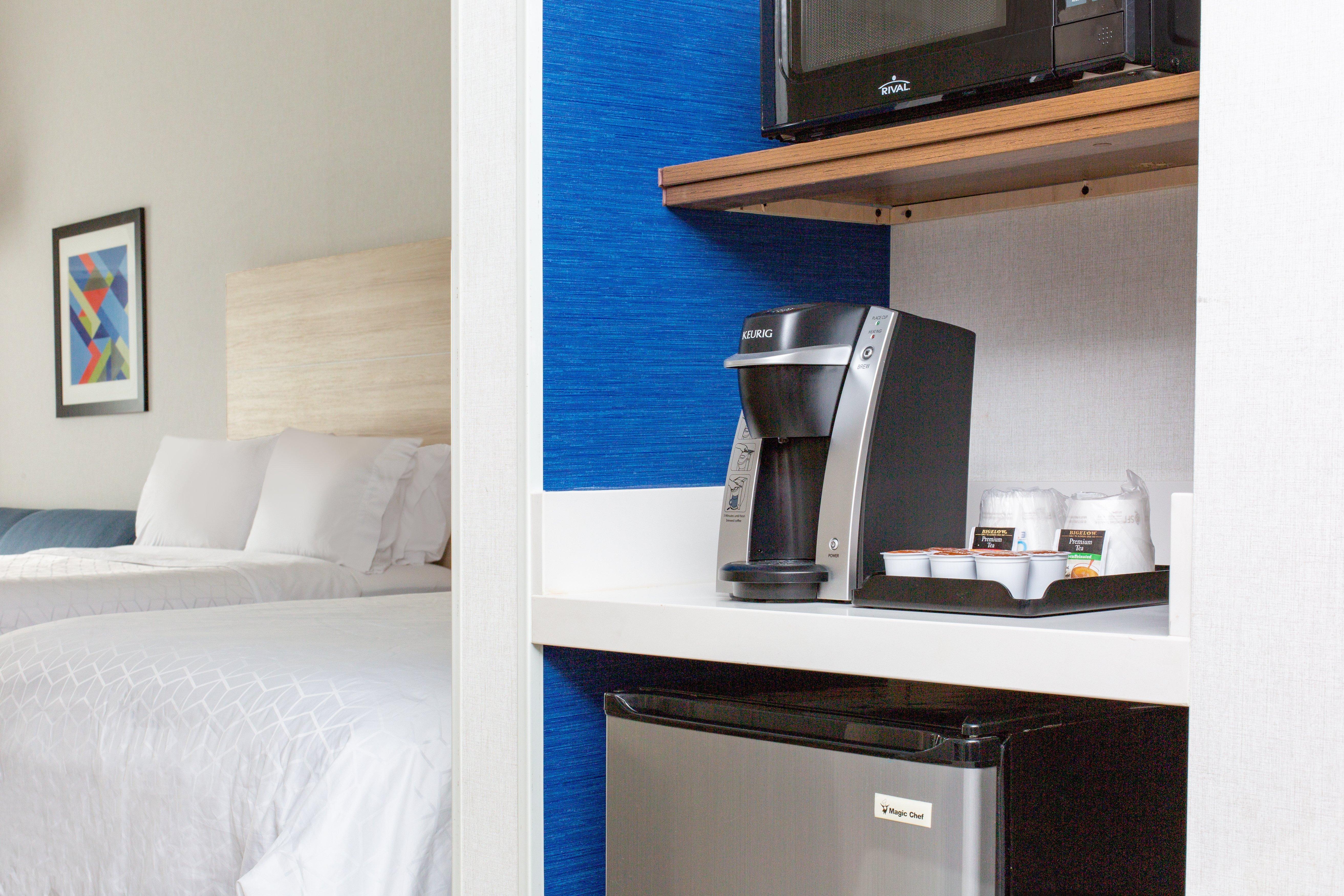 Holiday Inn Express Ontario By Ihg Creekside Екстериор снимка