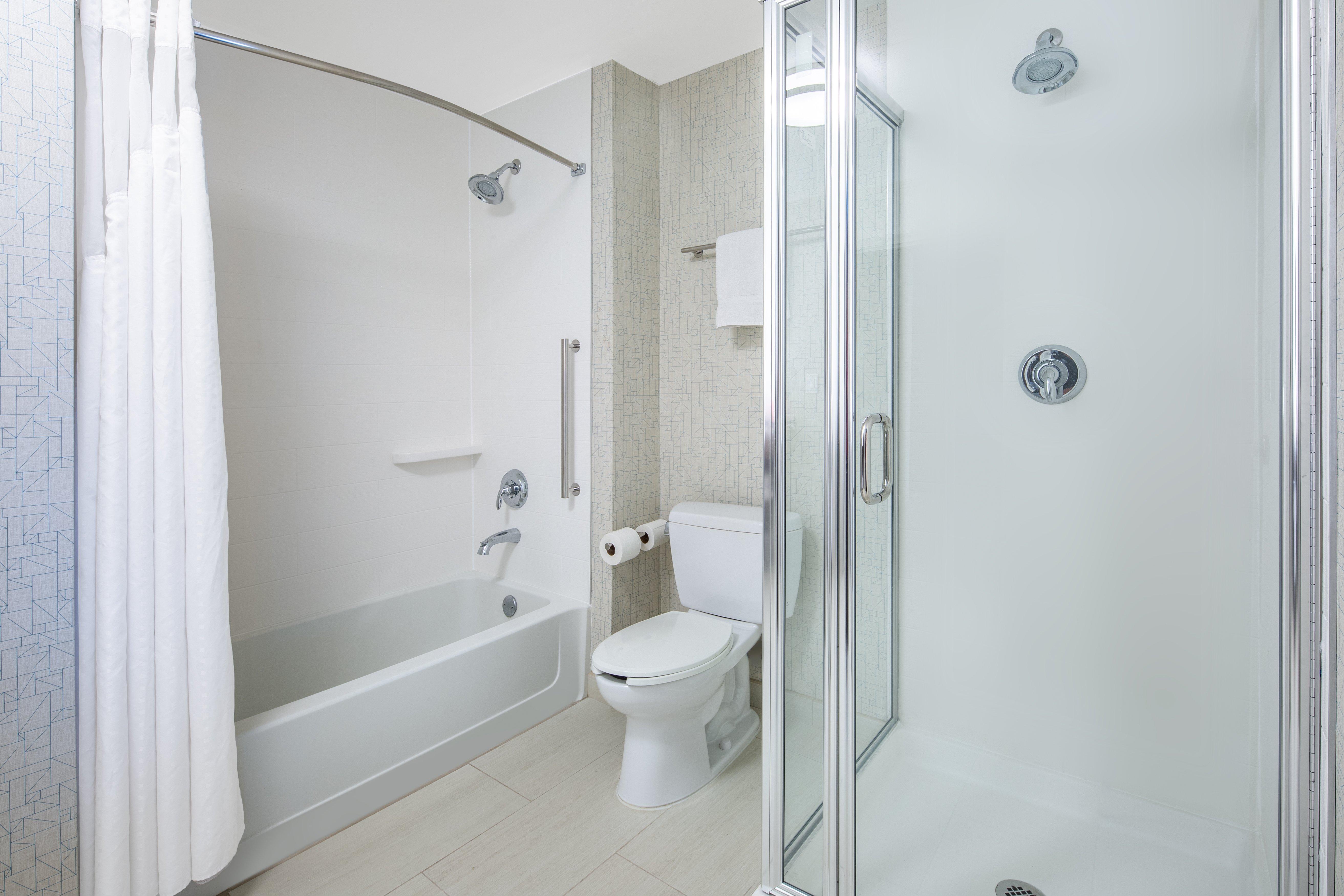 Holiday Inn Express Ontario By Ihg Creekside Екстериор снимка
