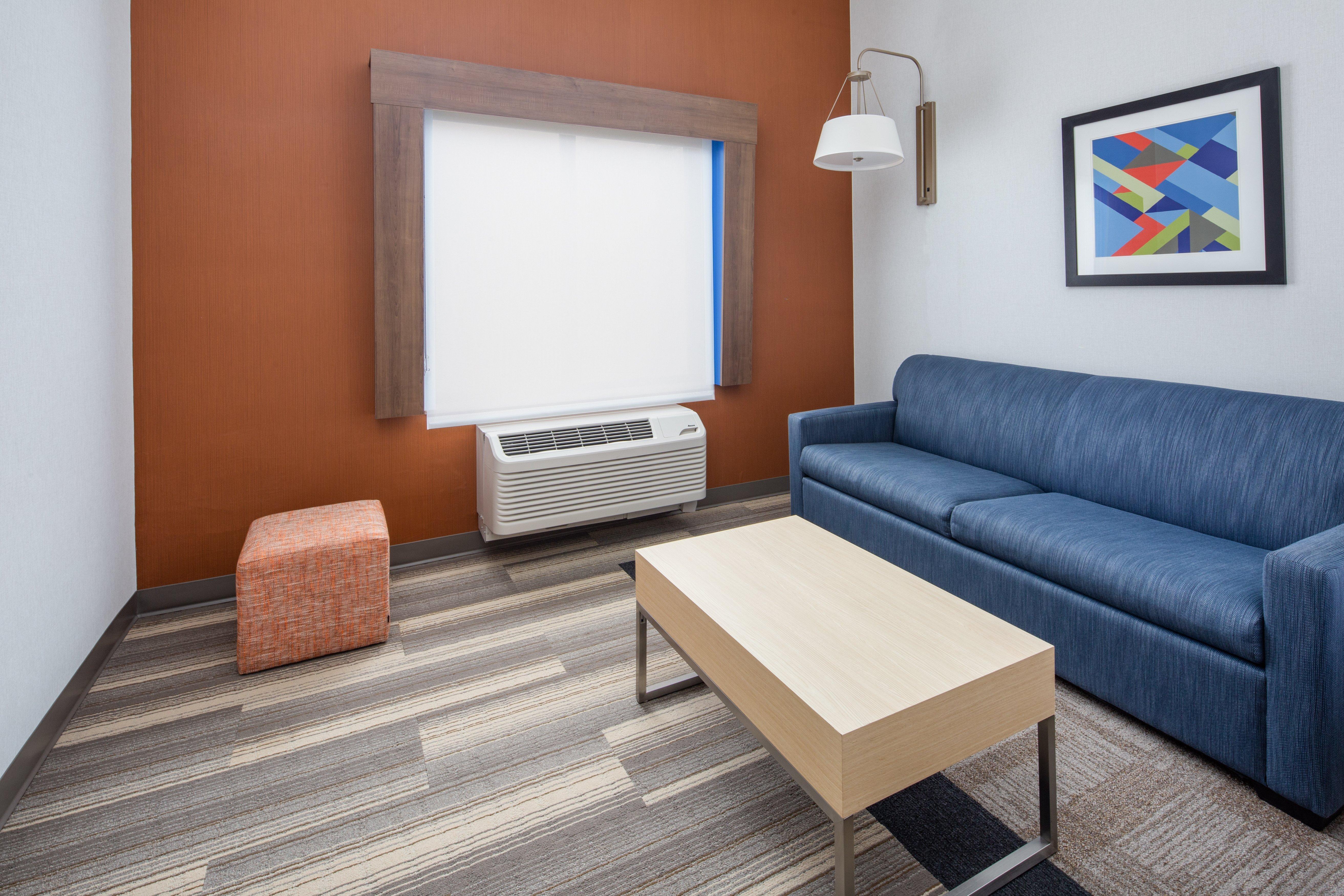 Holiday Inn Express Ontario By Ihg Creekside Екстериор снимка