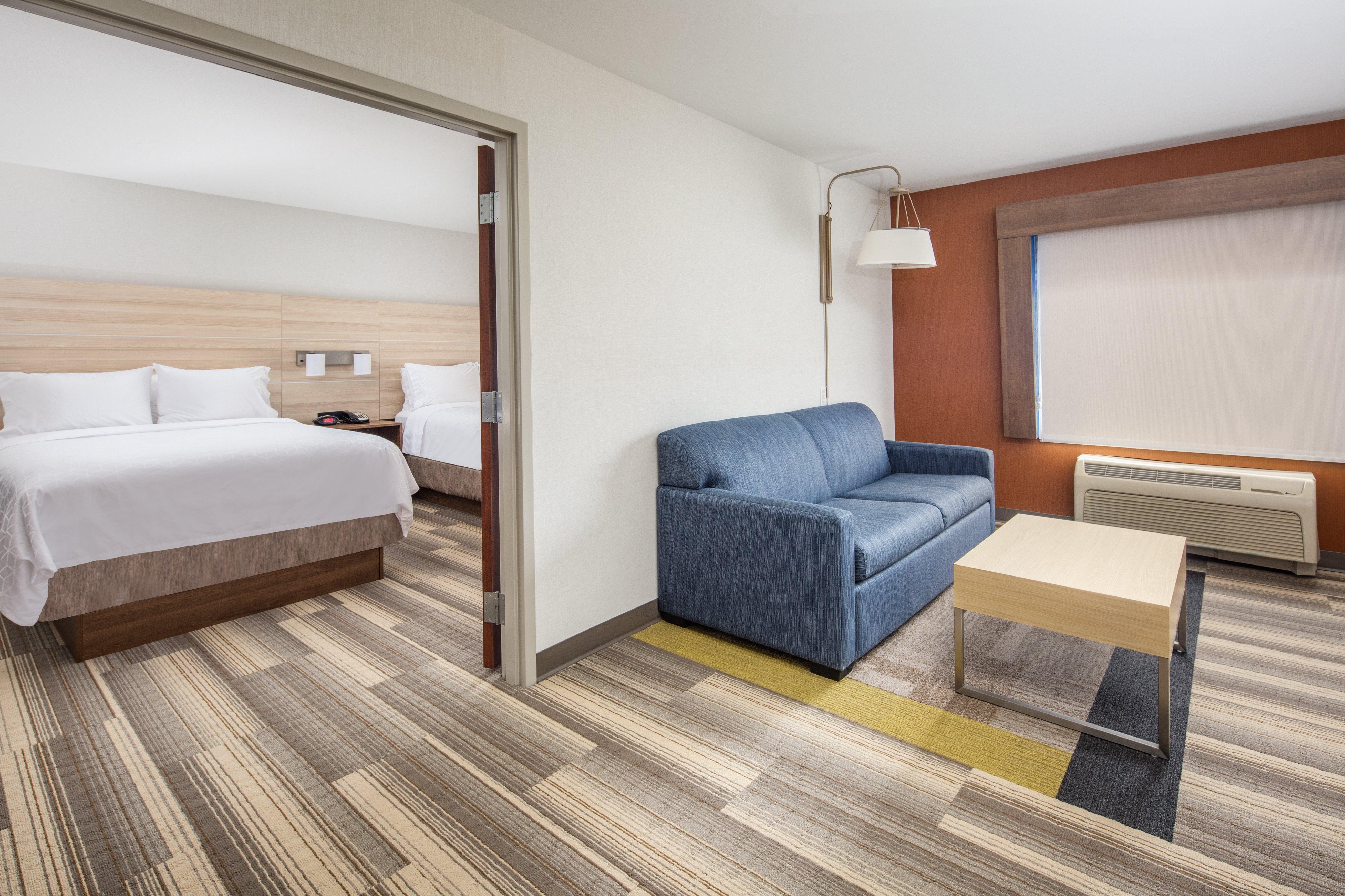 Holiday Inn Express Ontario By Ihg Creekside Екстериор снимка