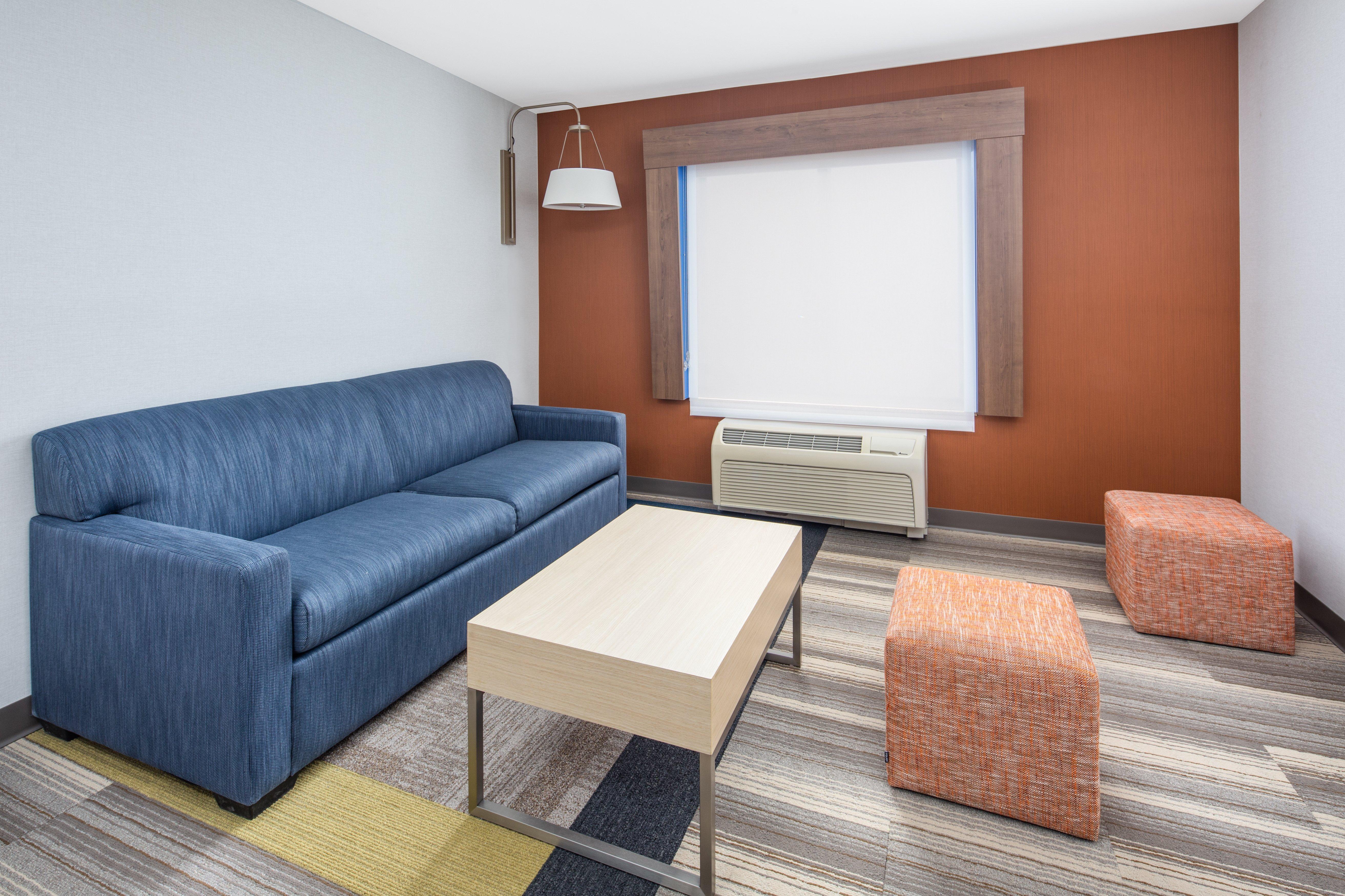 Holiday Inn Express Ontario By Ihg Creekside Екстериор снимка