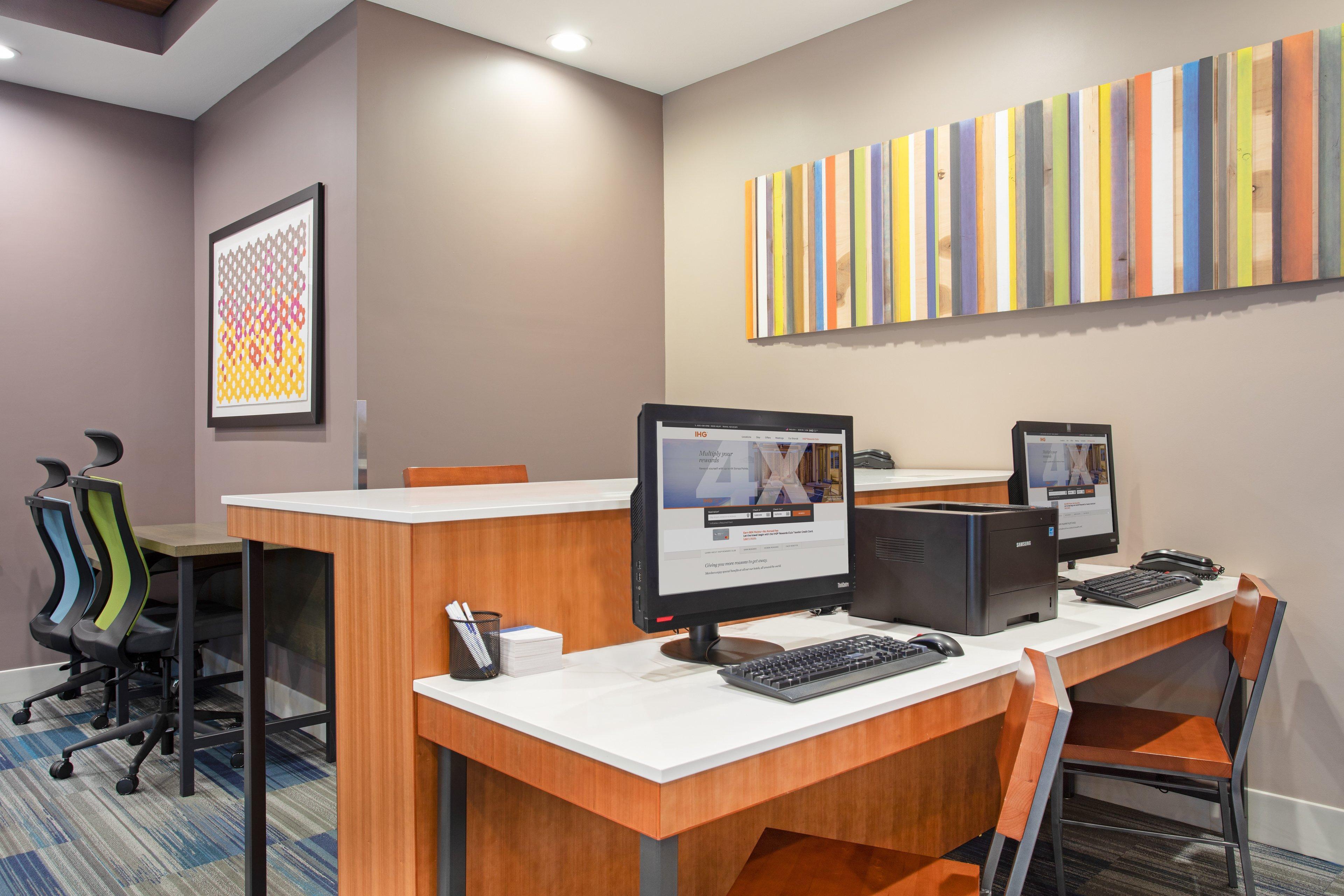 Holiday Inn Express Ontario By Ihg Creekside Екстериор снимка