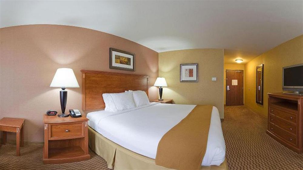Holiday Inn Express Ontario By Ihg Creekside Екстериор снимка