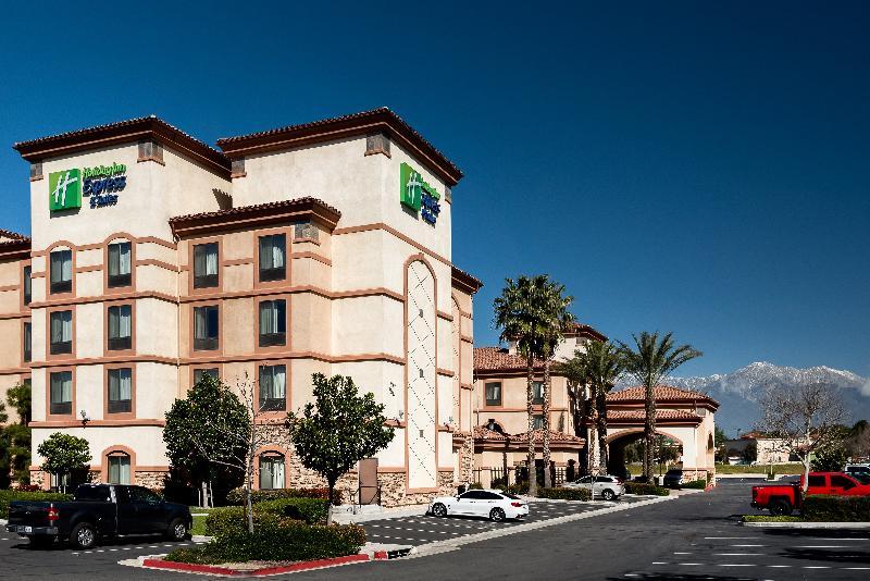 Holiday Inn Express Ontario By Ihg Creekside Екстериор снимка