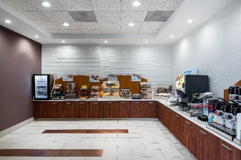 Holiday Inn Express Ontario By Ihg Creekside Екстериор снимка