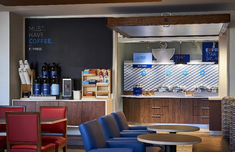 Holiday Inn Express Ontario By Ihg Creekside Екстериор снимка